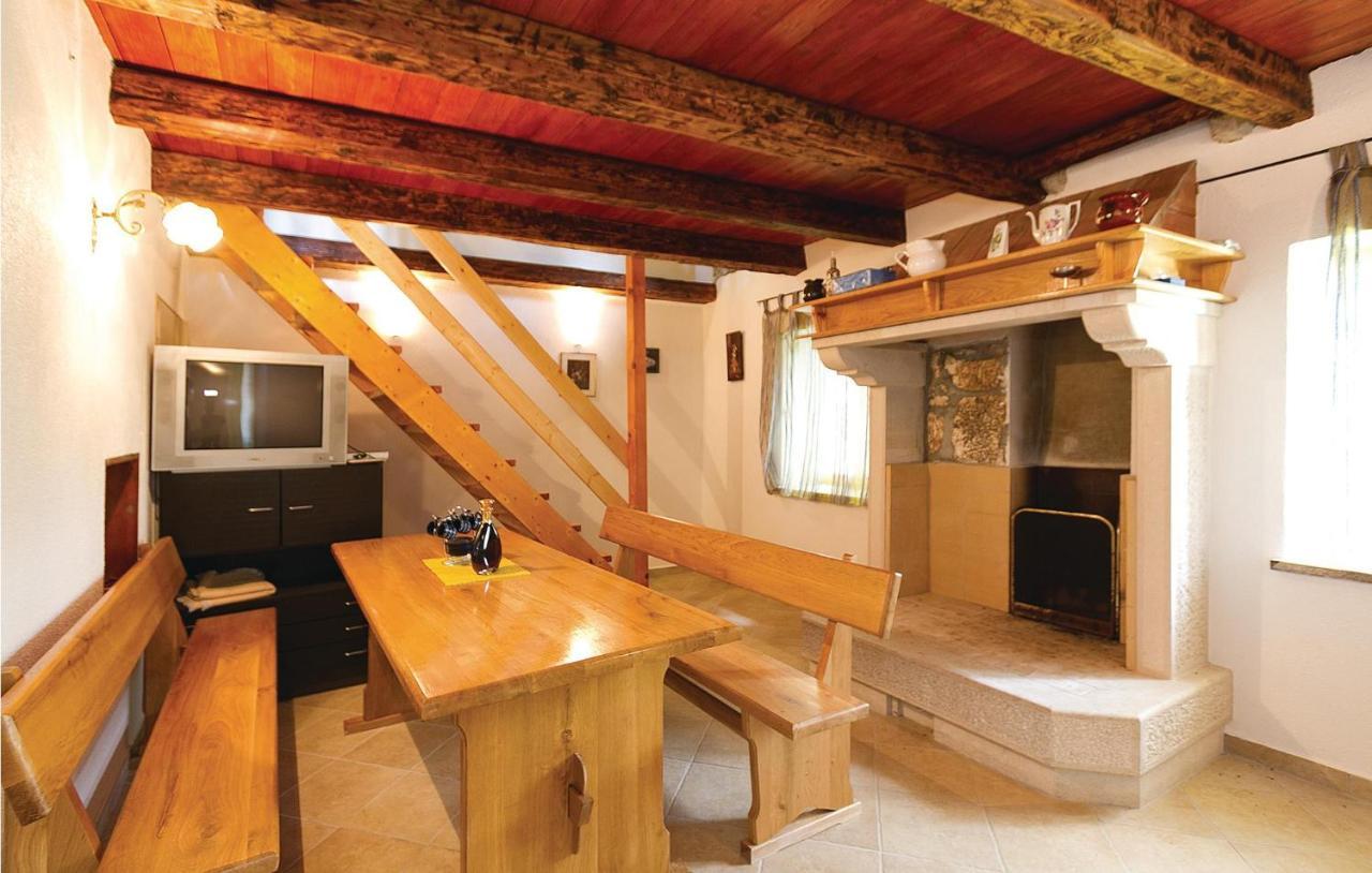 Pet Friendly Apartment In Vrsar With Wifi Esterno foto